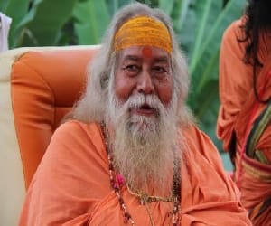 indian muslim should not take babar name, support ram mandir.